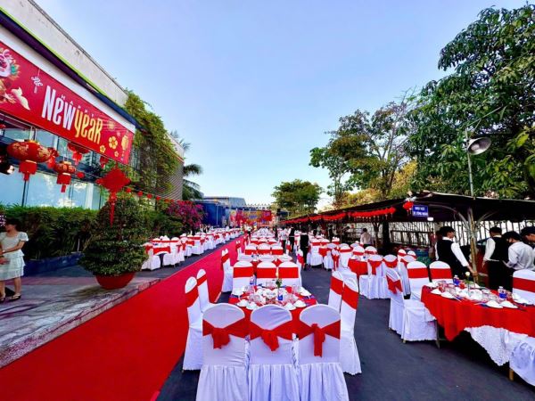 Tiệc tất niên
